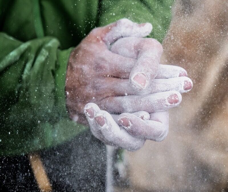 person holding his/her hands